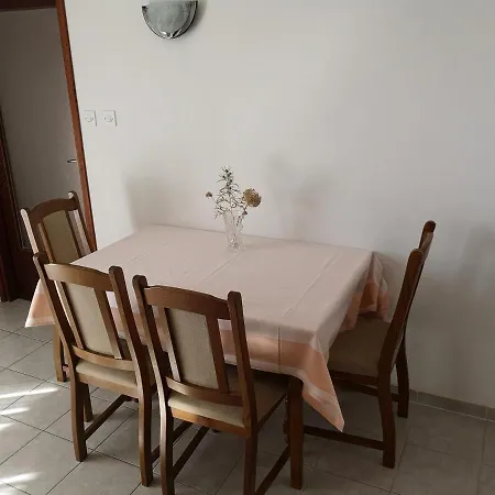 Apartment Nina *