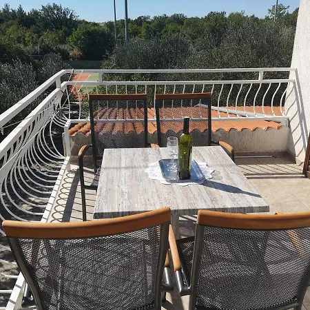 Nina Apartman Seline