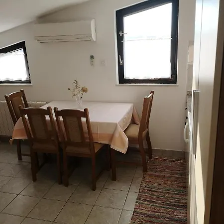 Nina Apartamento Seline