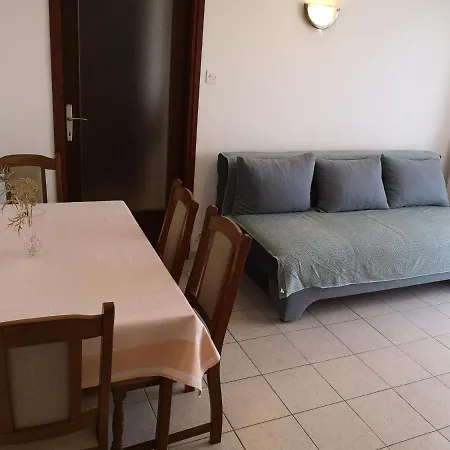 Nina Apartman Seline